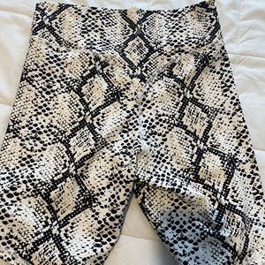 Balance athletica shorts - snake pattern